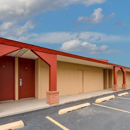 Travelers Inn Midwest City Exteriör bild