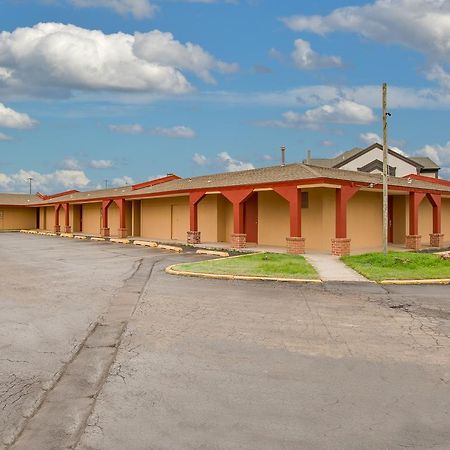 Travelers Inn Midwest City Exteriör bild