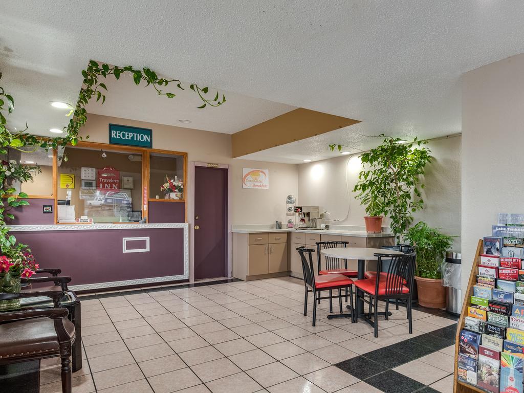 Travelers Inn Midwest City Exteriör bild