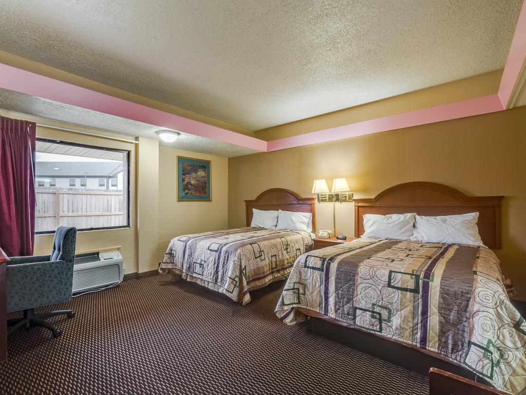 Travelers Inn Midwest City Exteriör bild