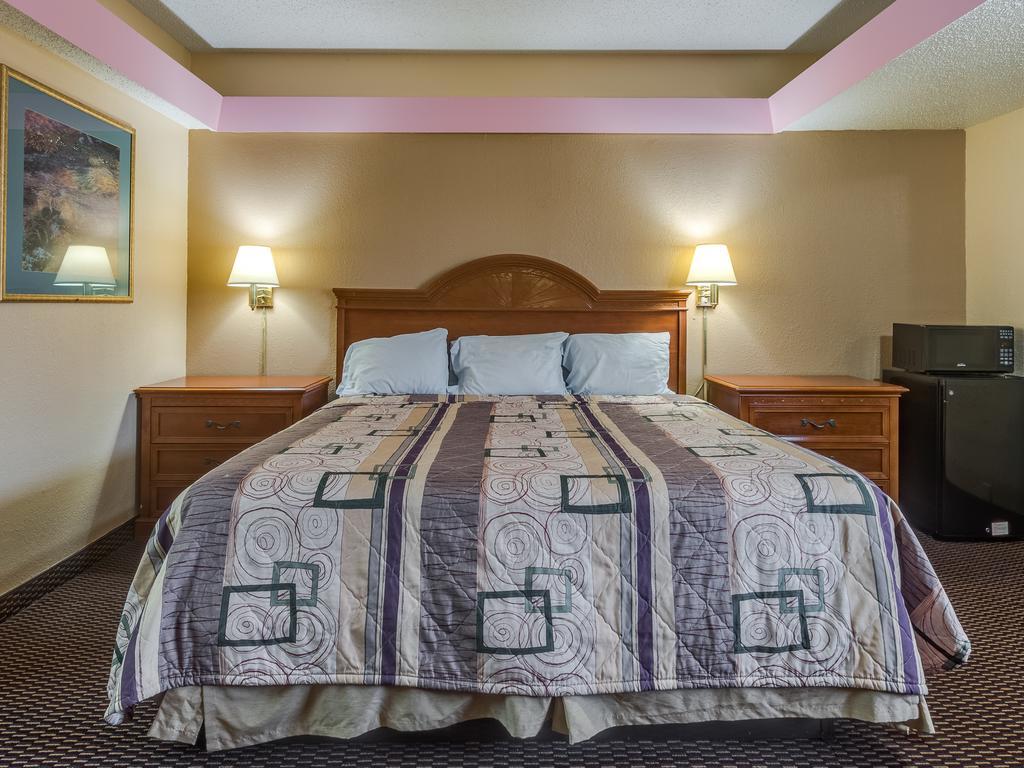Travelers Inn Midwest City Exteriör bild