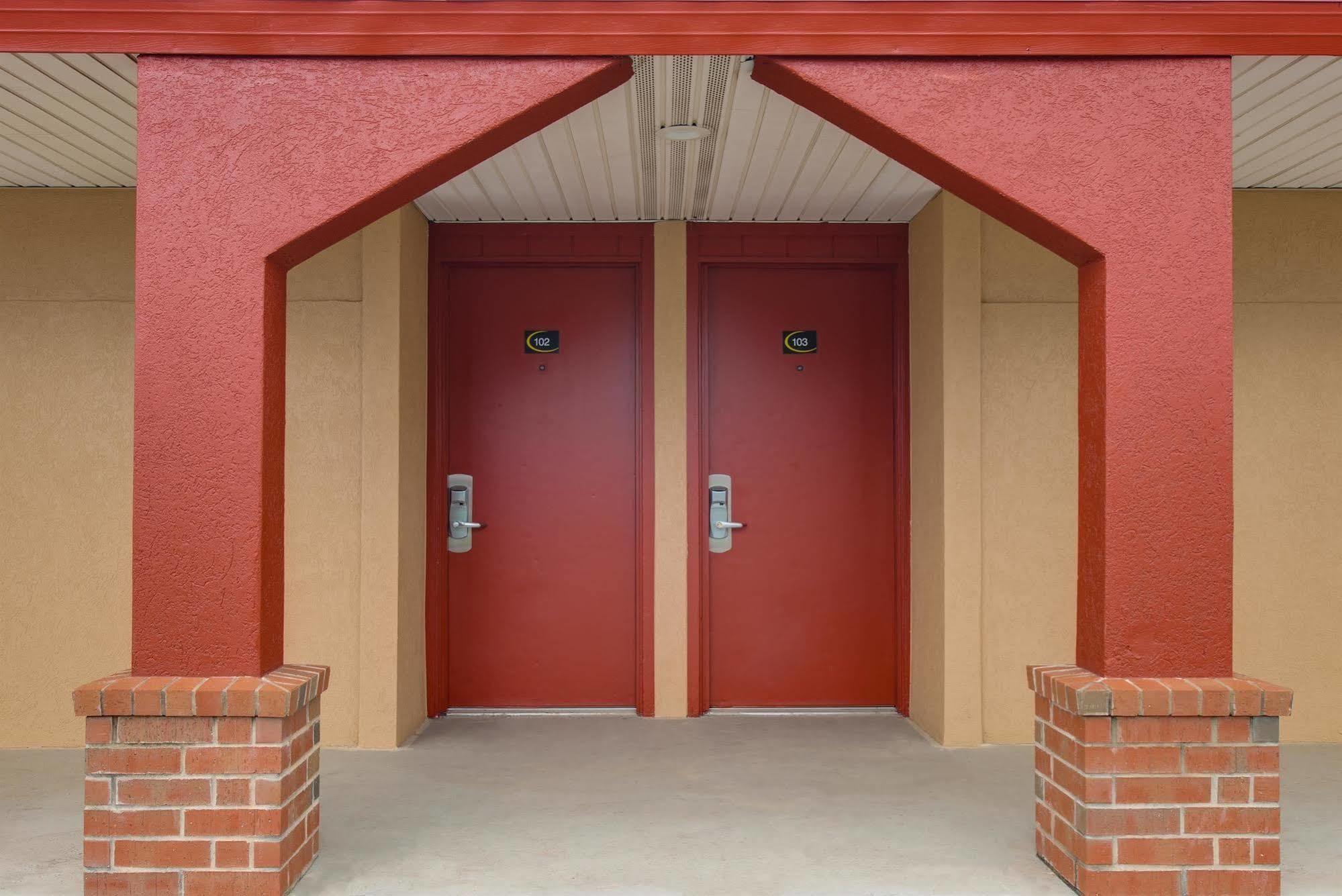 Travelers Inn Midwest City Exteriör bild