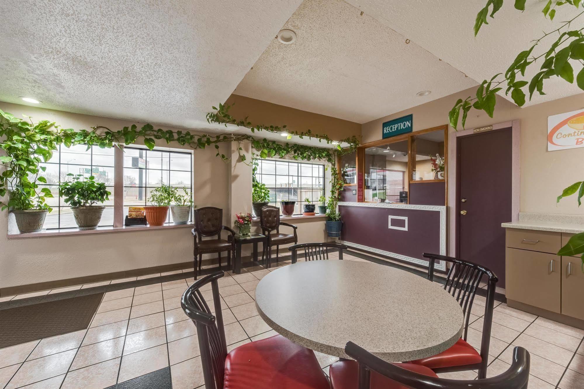 Travelers Inn Midwest City Exteriör bild