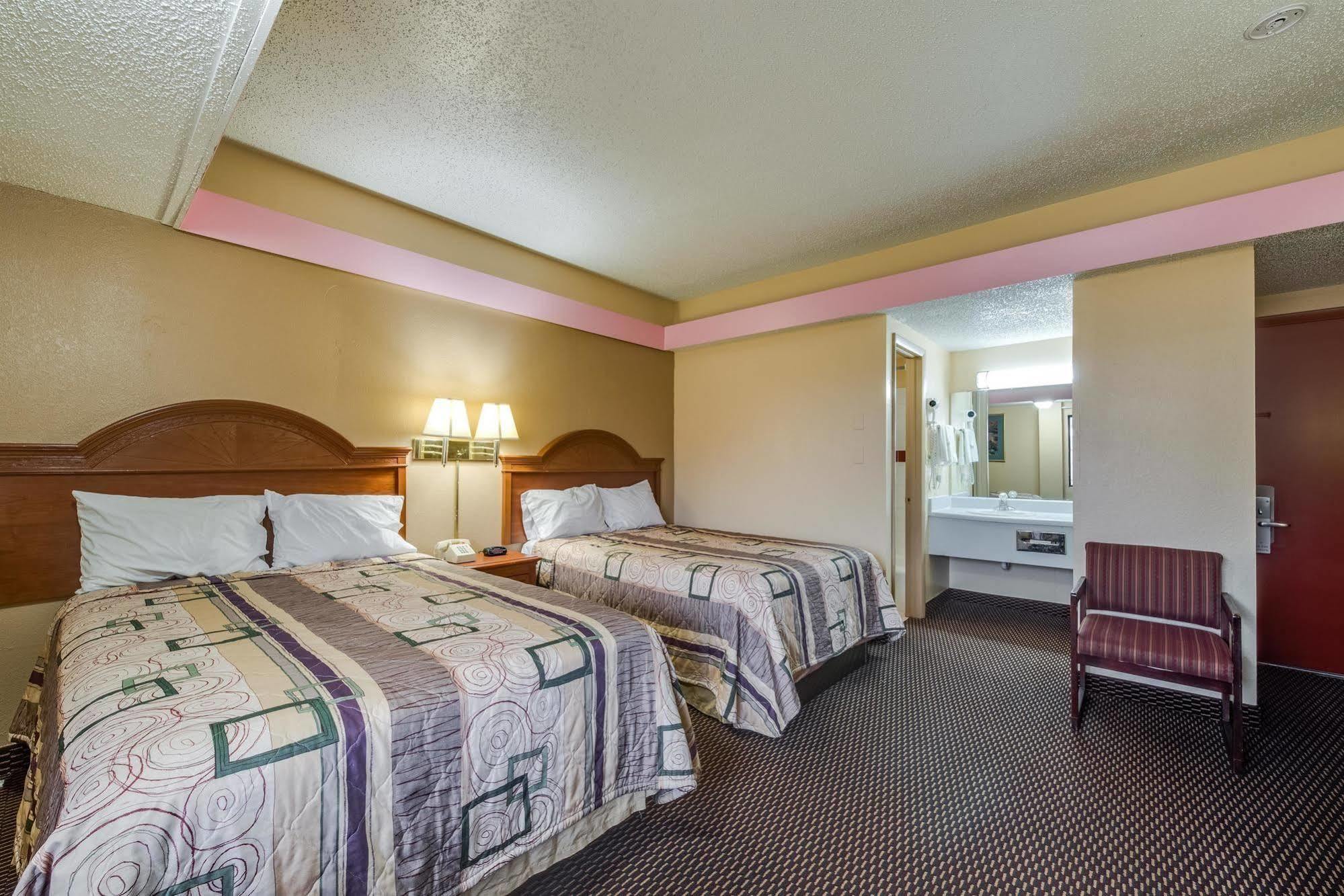 Travelers Inn Midwest City Exteriör bild