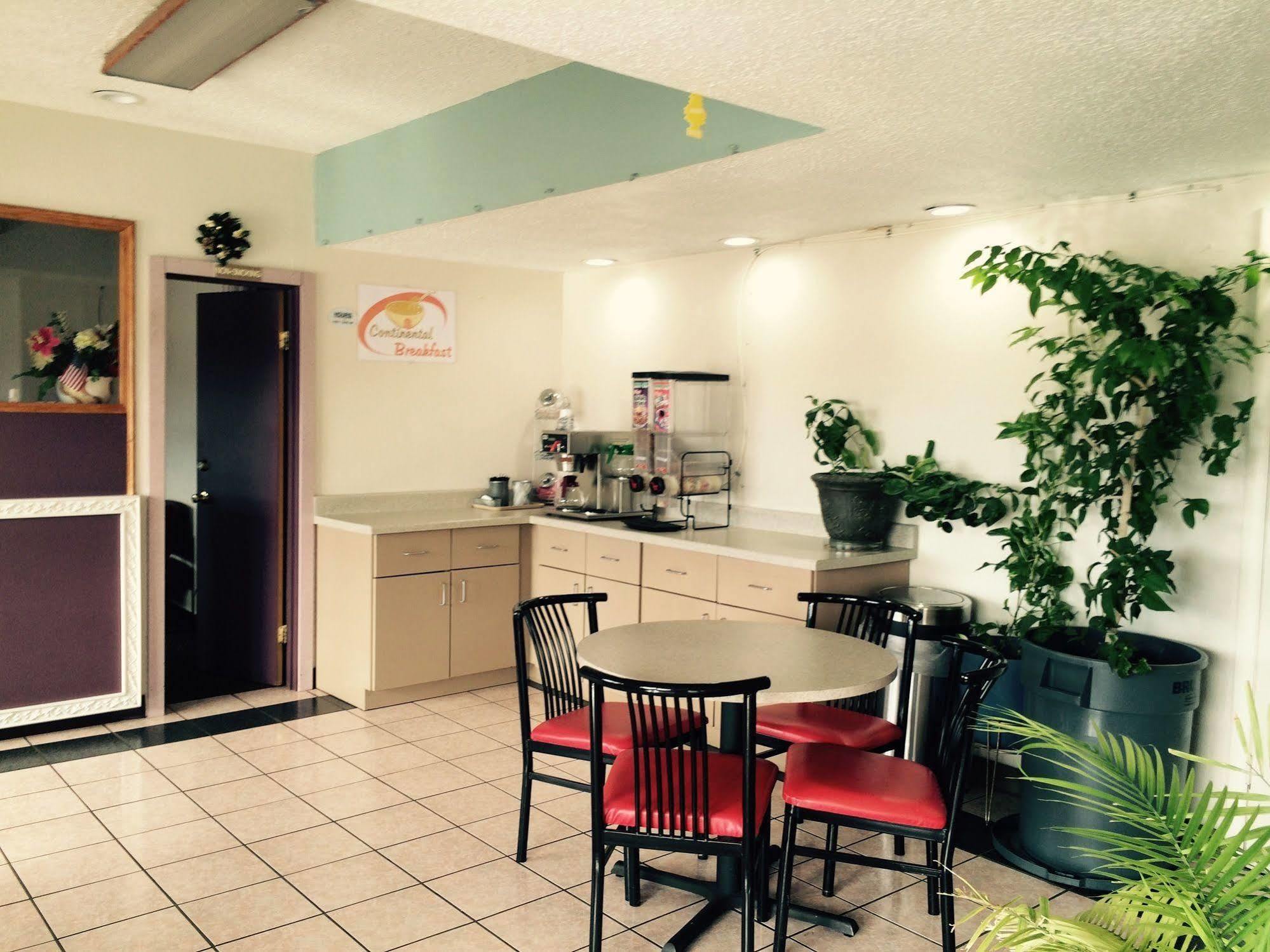 Travelers Inn Midwest City Exteriör bild