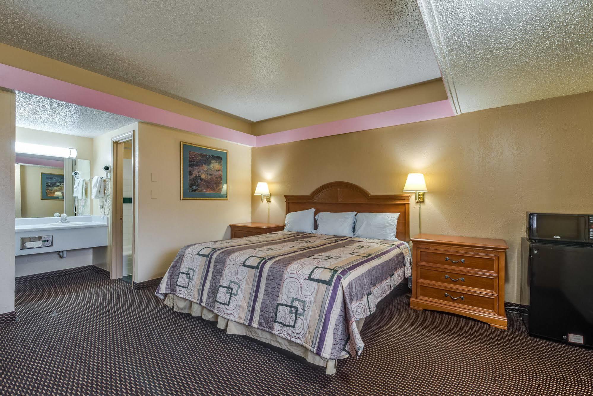 Travelers Inn Midwest City Exteriör bild
