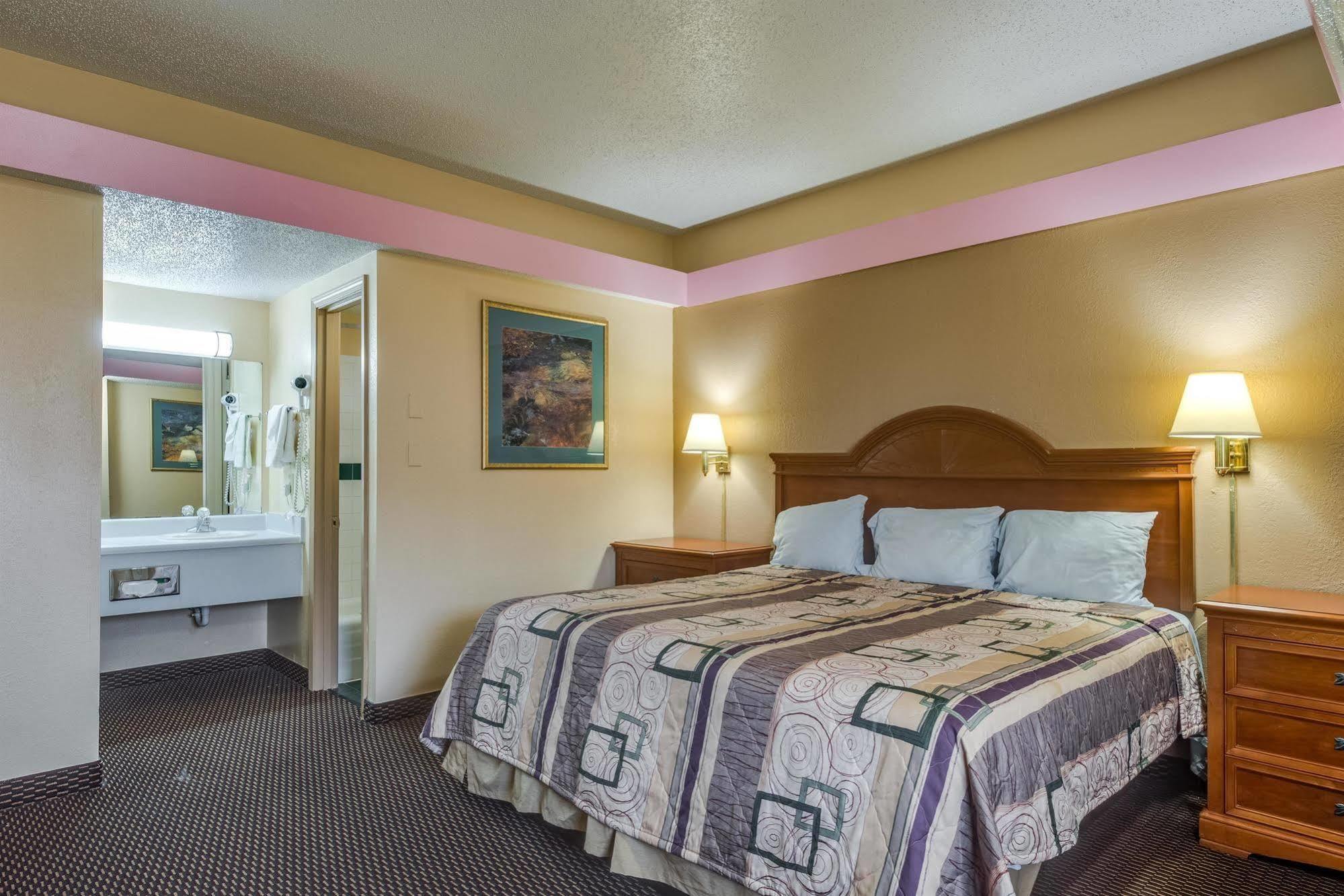Travelers Inn Midwest City Exteriör bild
